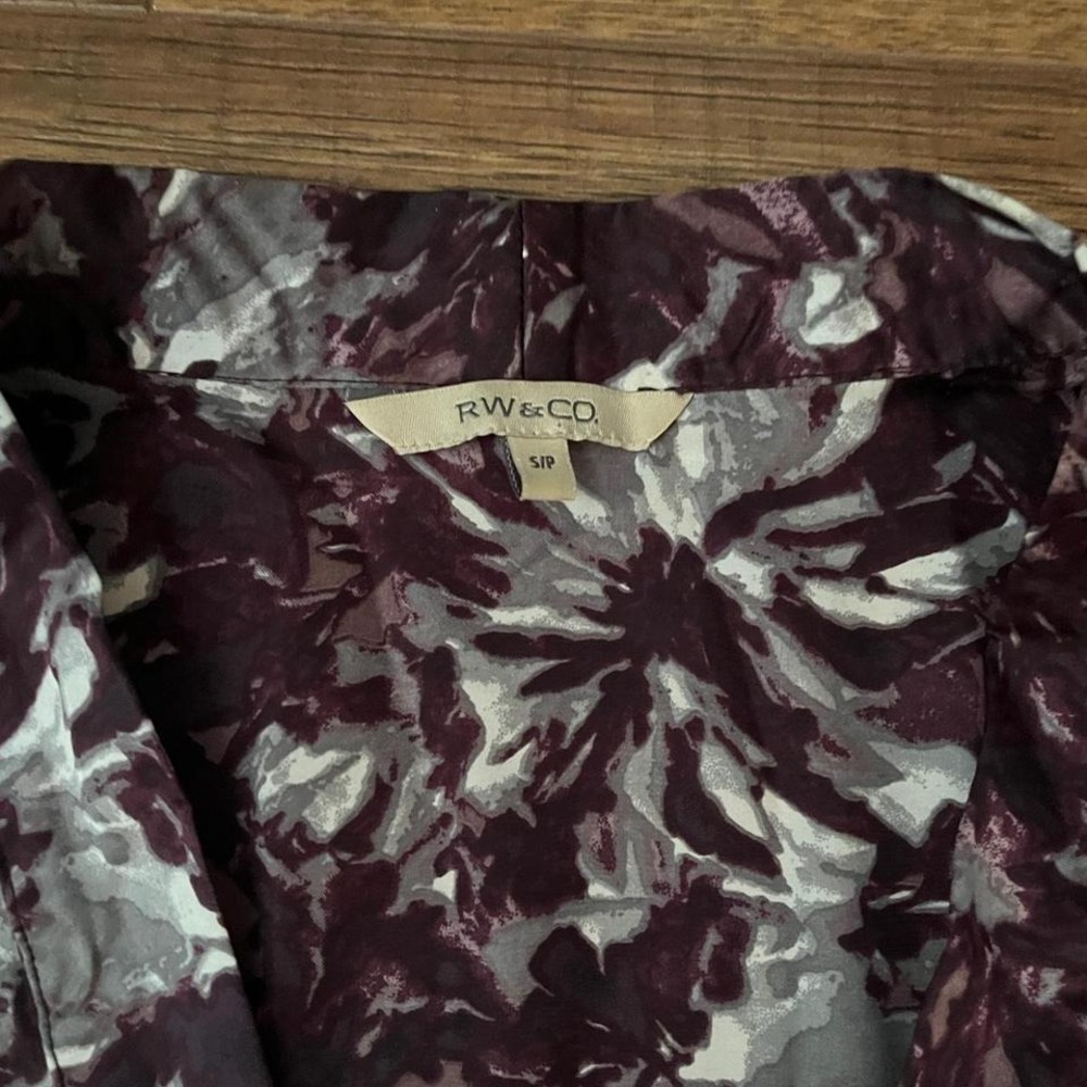 RW&CO Purple Floral Print Short Sleeve Satin Blouse Bow Women Small Boho Cottage - Picture 3 of 5